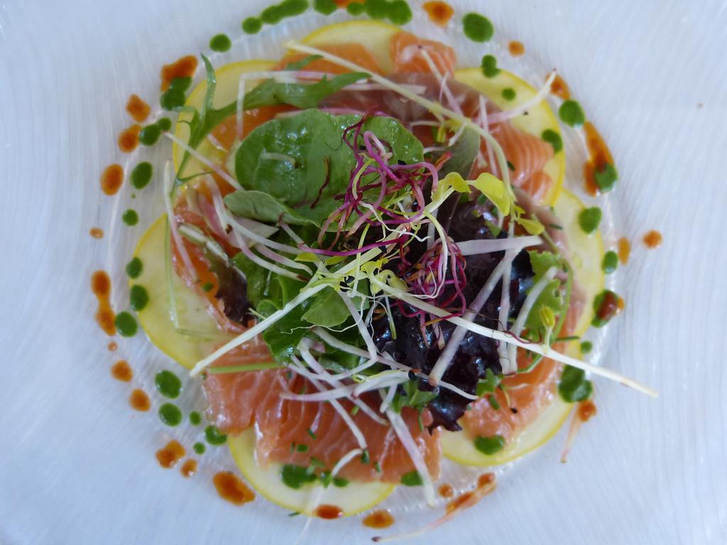 Hotel Lou Caleu Restaurant Le Rocher Des Abeilles Saint-Martin-de-Castillon Eksteriør billede