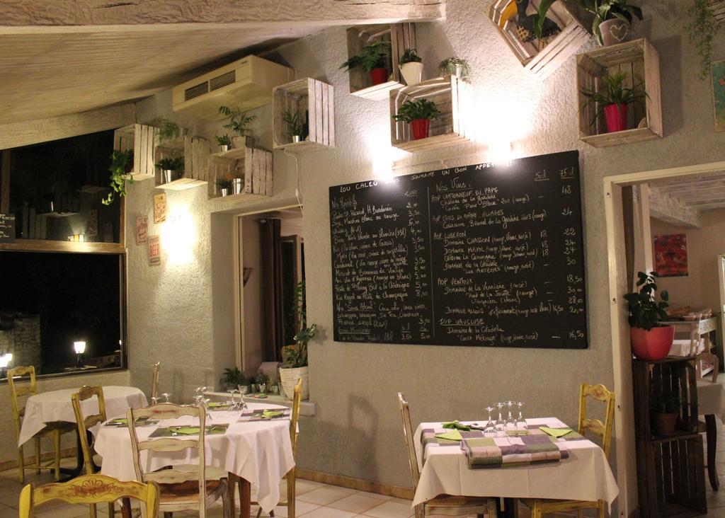 Hotel Lou Caleu Restaurant Le Rocher Des Abeilles Saint-Martin-de-Castillon Eksteriør billede